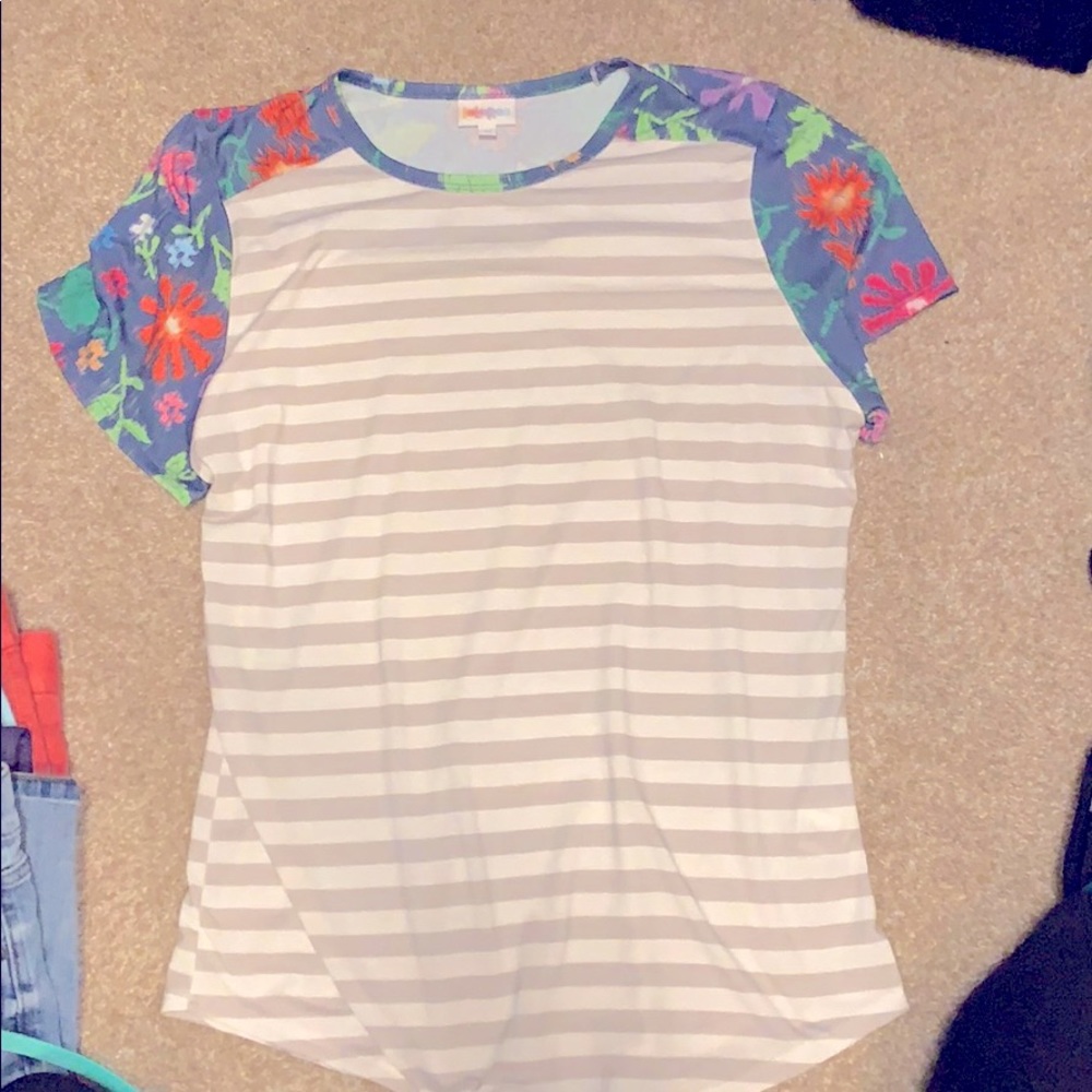 Lularoe tee